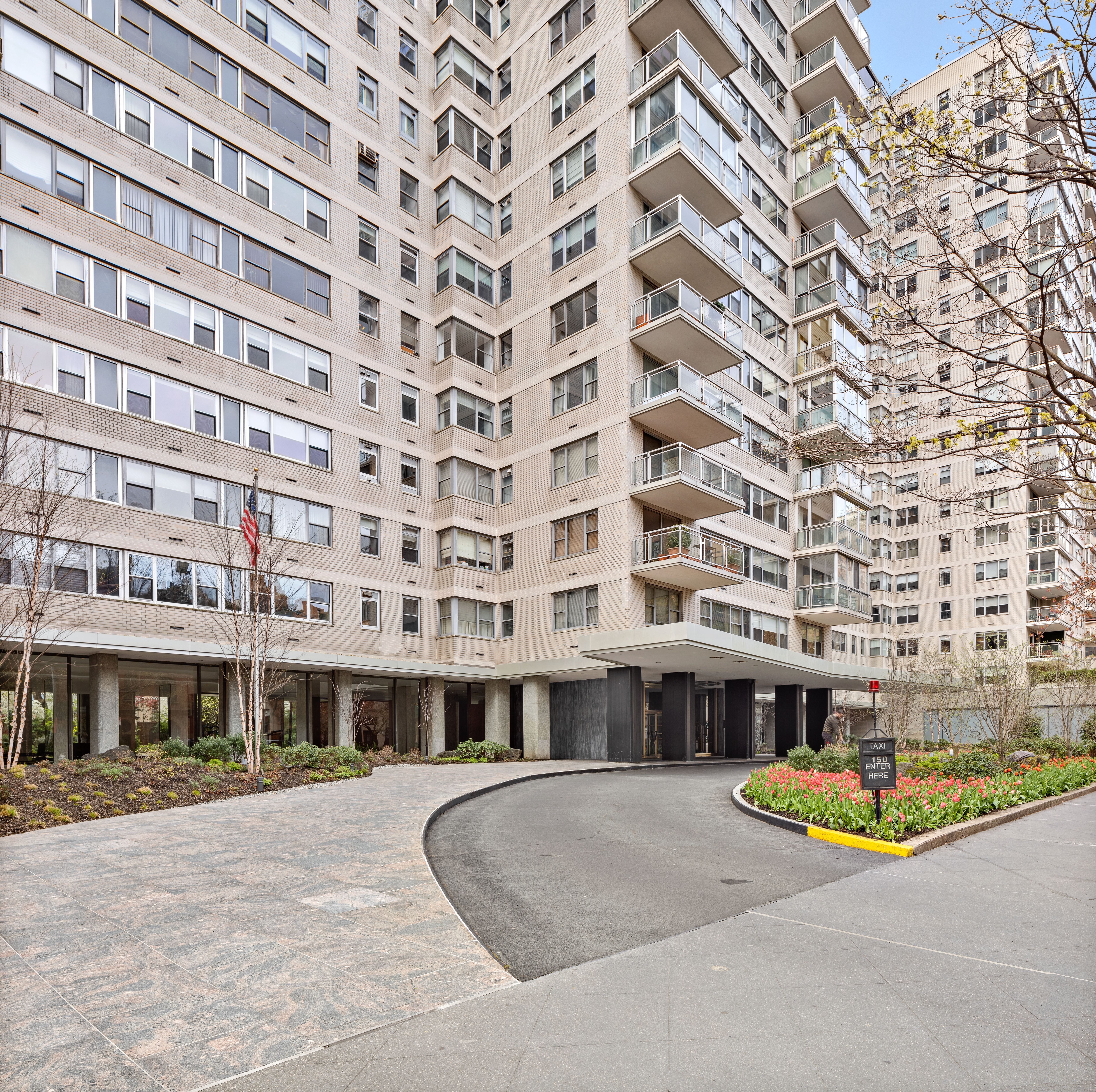 150 East 69th Street, Unit 27K Manhattan, NY 10021 - Photo 12 of 13