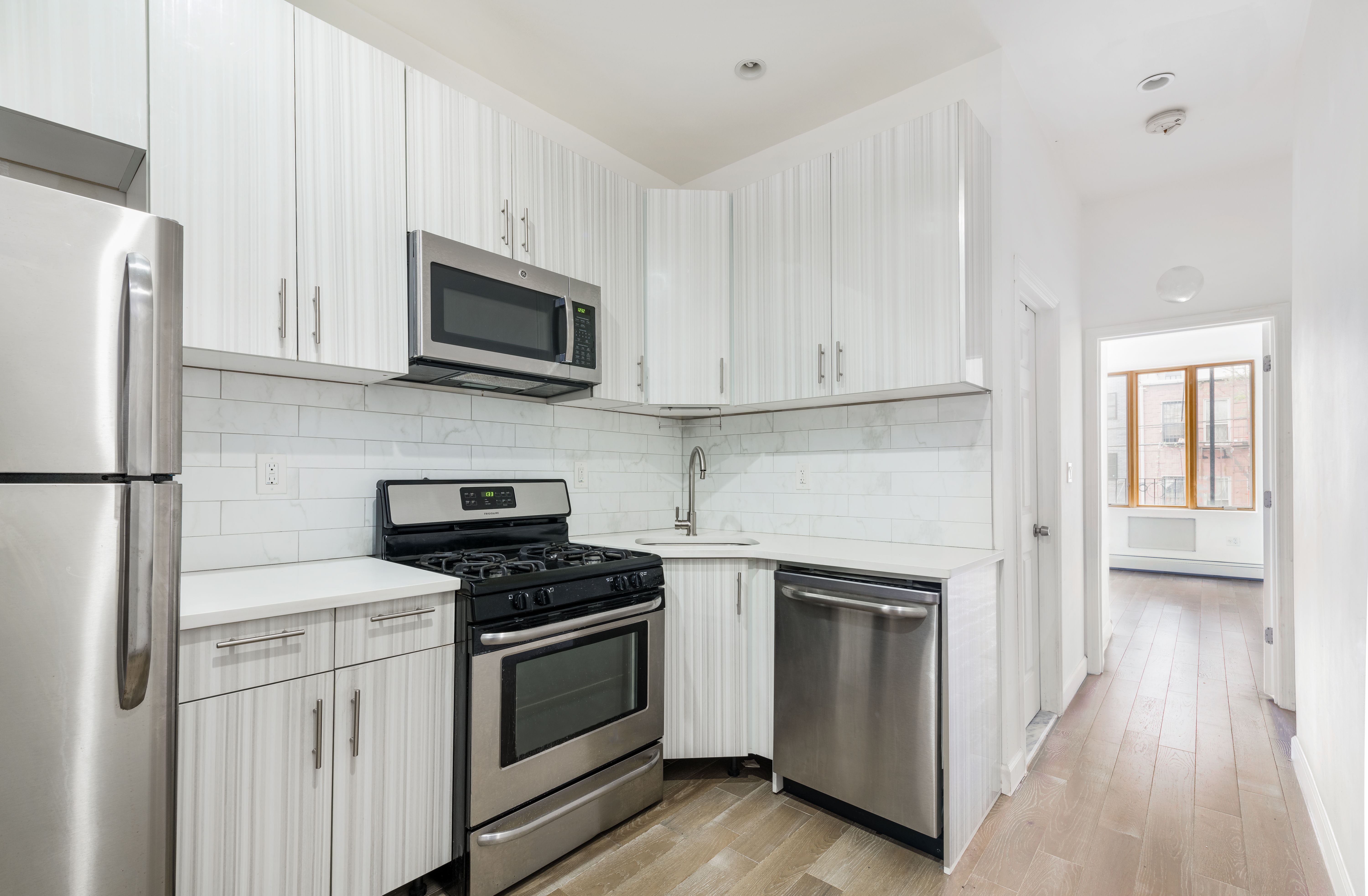 228 Suydam Street, Unit 3L Brooklyn, NY 11237 - Photo 3 of 6