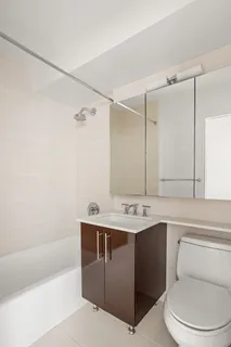 $525,000 | 240 East 76th Street, Unit 4U | Lenox Hill