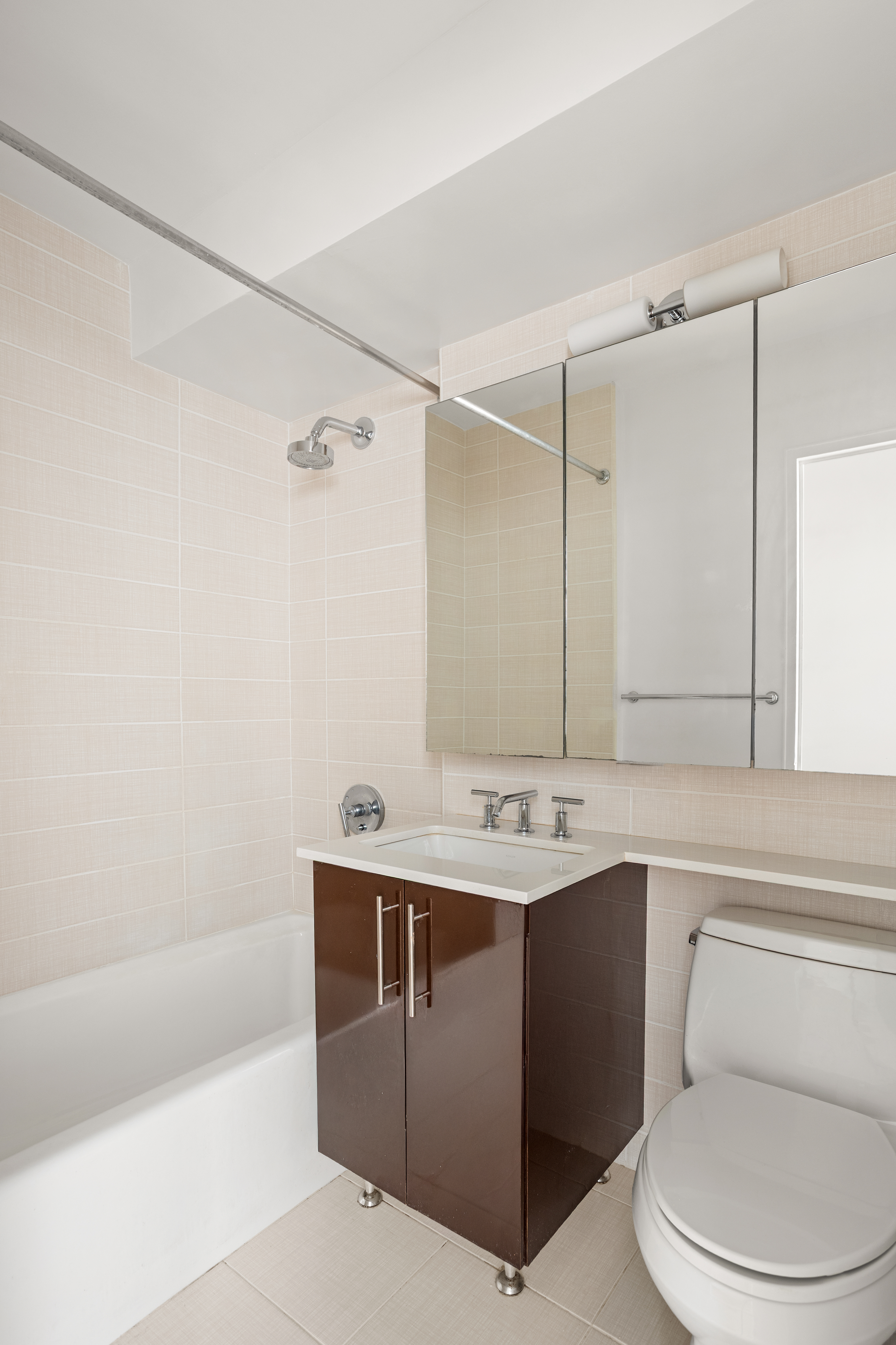 240 East 76th Street, Unit 4U Manhattan, NY 10021 - Photo 4 of 6