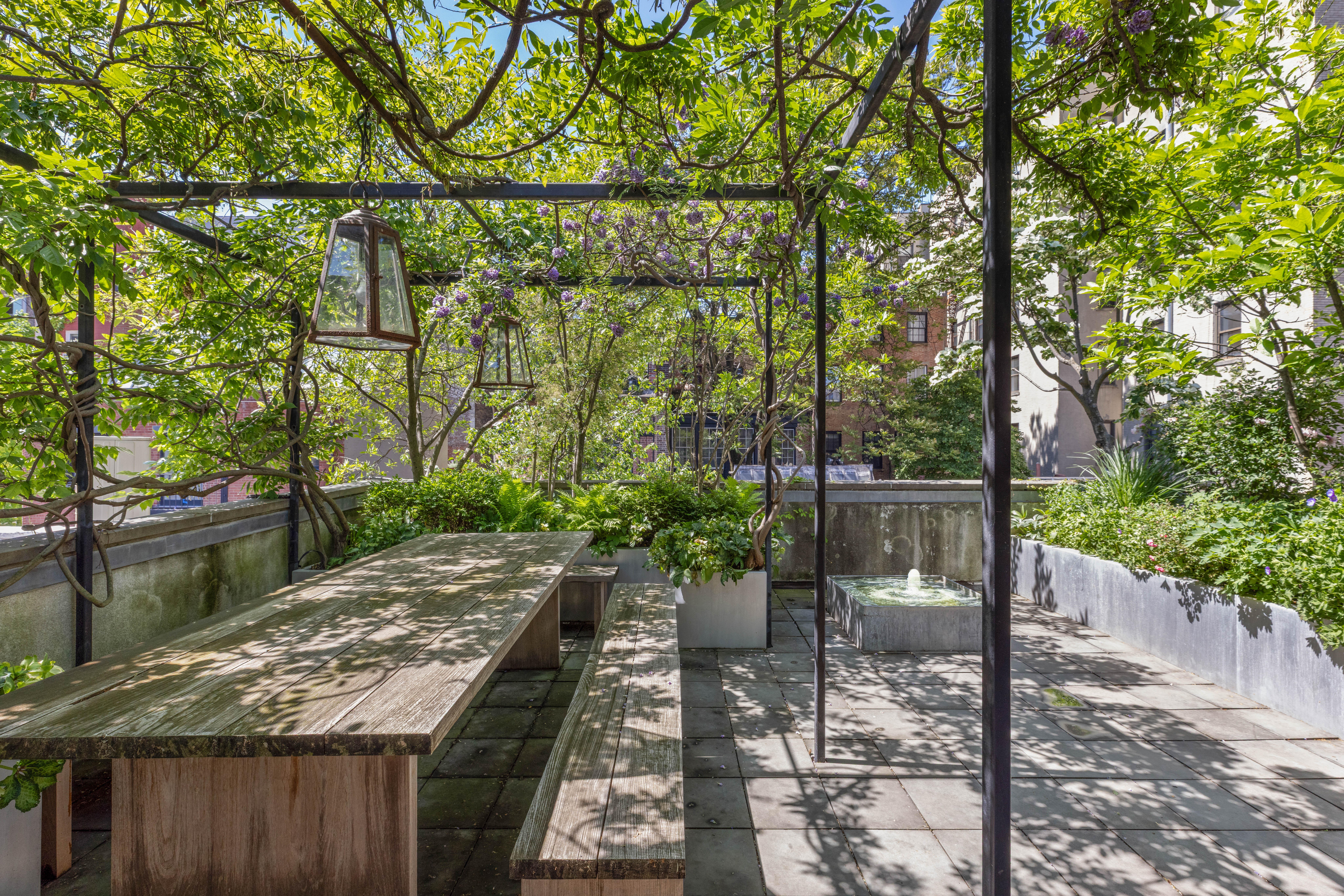 7 MacDougal Alley Manhattan, NY 10011 - Photo 16 of 25 a view of a outdoor space