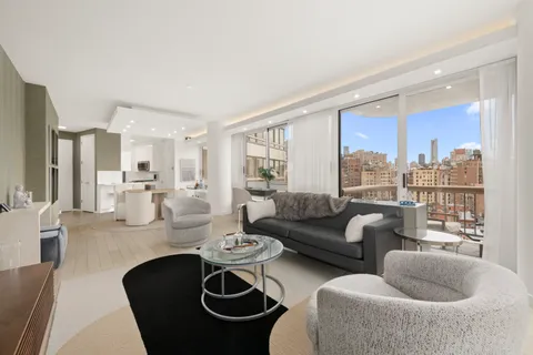 $1,425,000 | 167 East 61st Street, Unit 15D | Lenox Hill