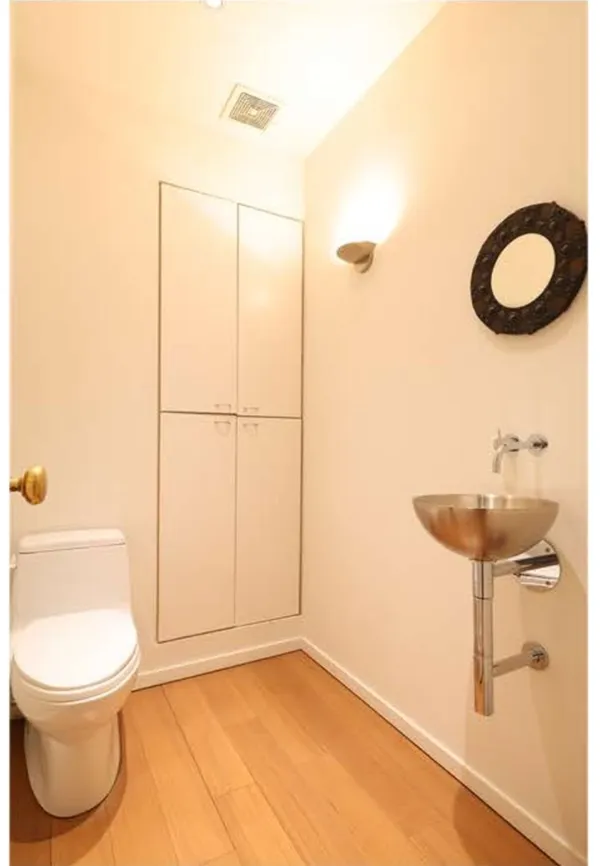 a bathroom with a toilet