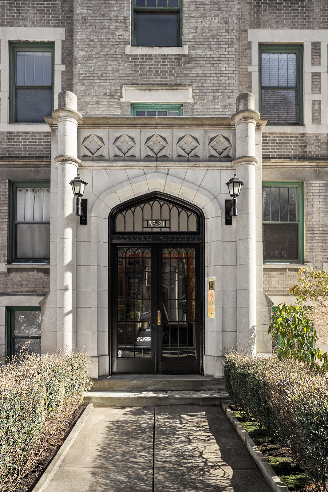 35-21 80th Street, Unit 52A Queens, NY 11372 - Photo 8 of 11 a view of a entryway of the house