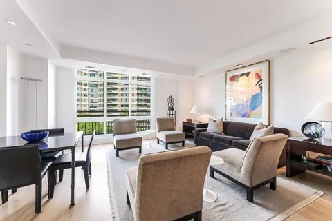 $5,200,000 | 5630 Wisconsin Avenue, Unit 805, Chevy Chase, MD 20815