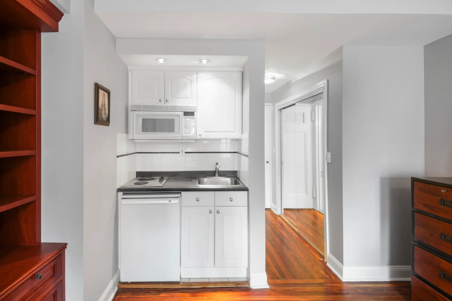 $2,800 | 320 East 42nd Street, Unit 1516 | Murray Hill