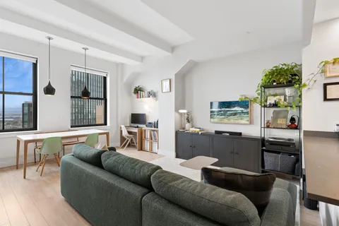 $995,000 | 1 Hanson Place, Unit 24E | Fort Greene