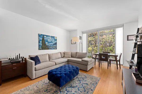 $5,650 | 350 West 53rd Street, Unit 3D | Hell's Kitchen