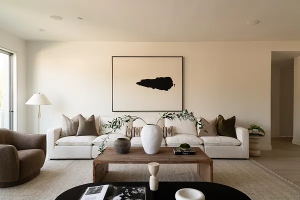 $2,089,000 | 928 Croft Avenue, Unit 303, Los Angeles, CA 90069
