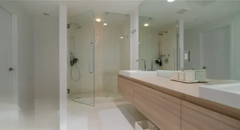 $1,780,000 | 17111 Biscayne Boulevard, Unit 1406, North Miami Beach, FL 33160