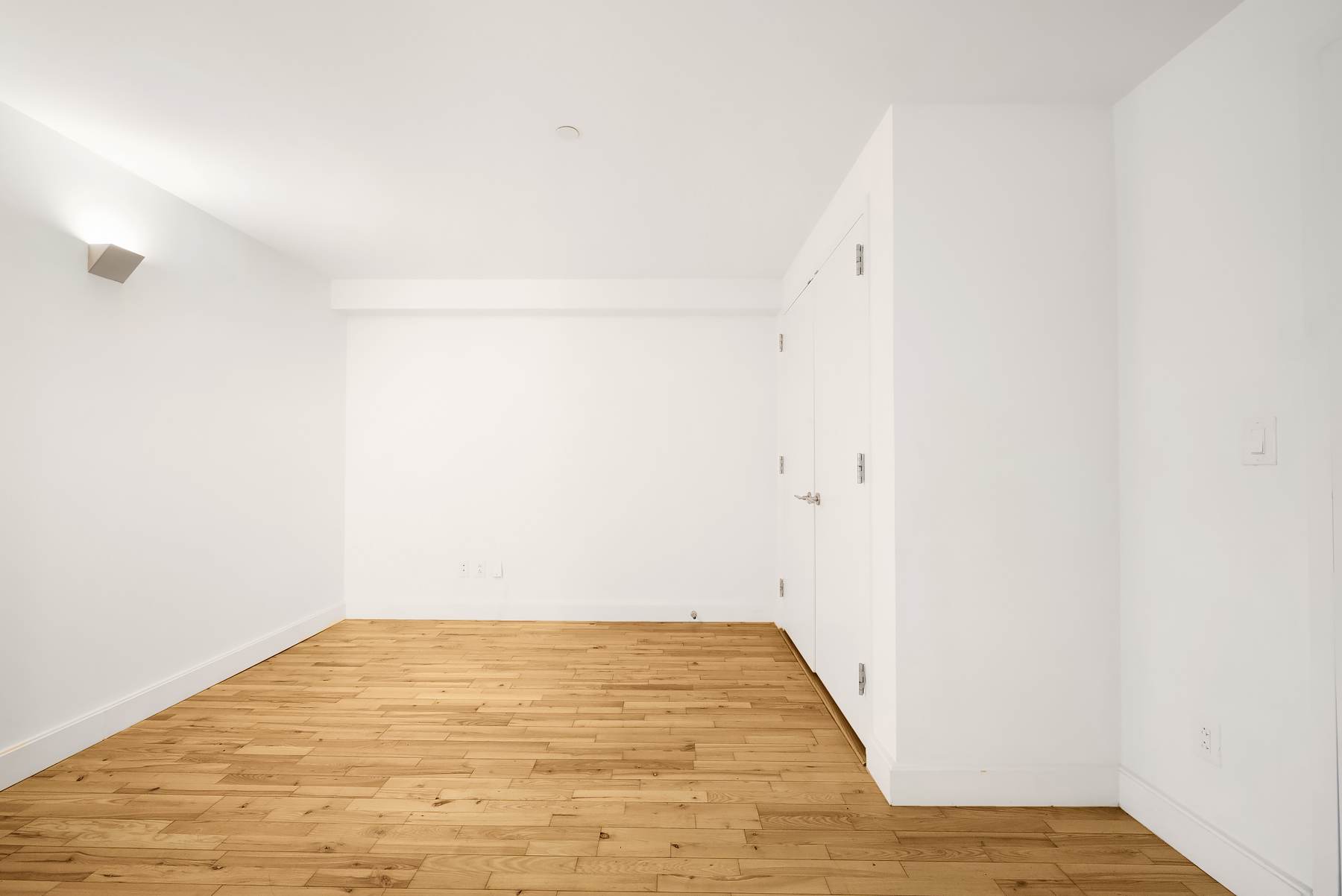 420 West 25th Street, Unit 2K Manhattan, NY 10001 - Photo 9 of 18 a view of a room