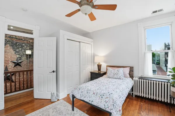 $1,100,000 | 721 10th Street Northeast, Washington, DC 20002