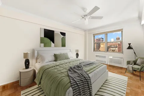 $1,680,000 | 40 East 9th Street, Unit PHG | Greenwich Village