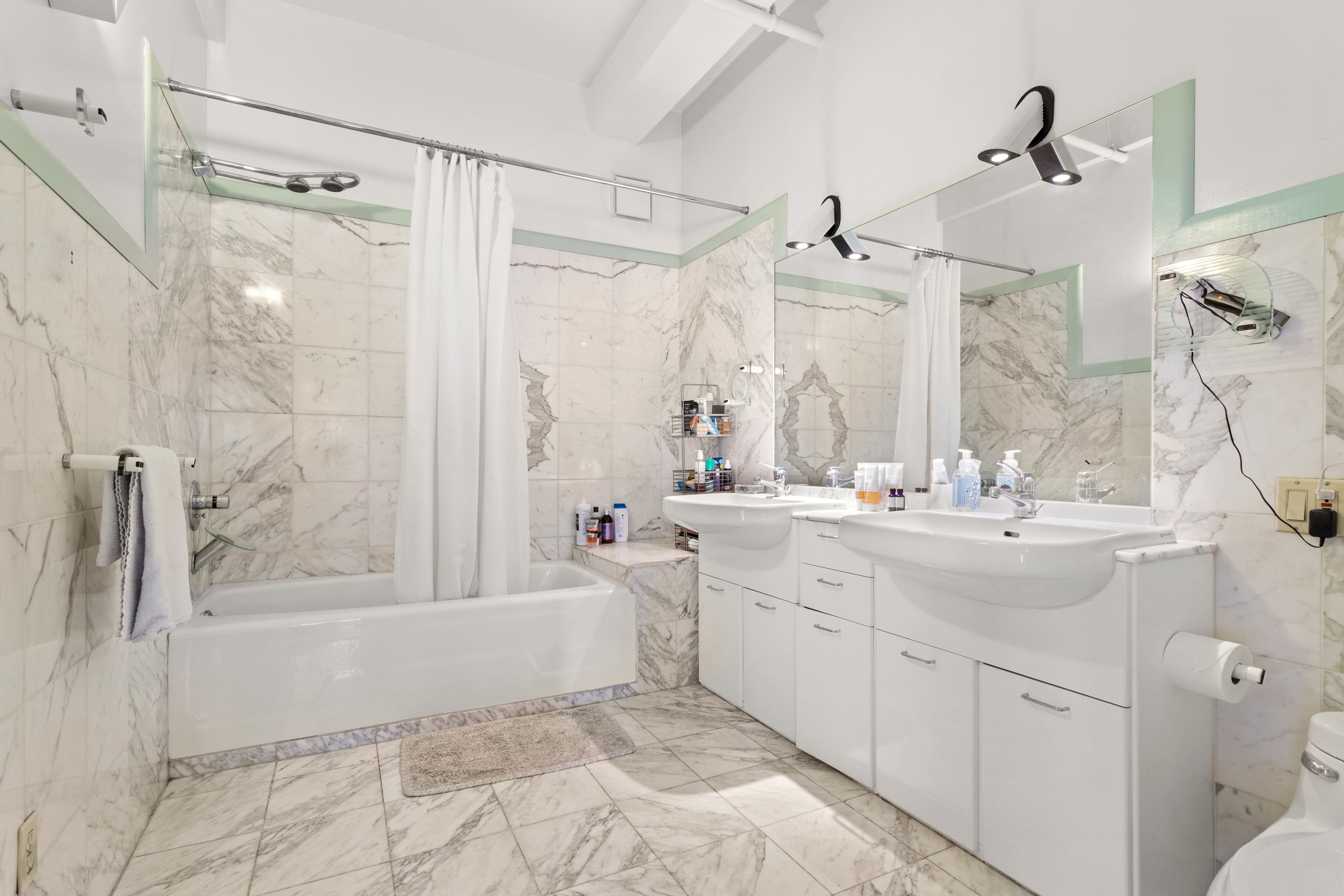 241 West 36th Street, Unit 15F Manhattan, NY 10018 - Photo 6 of 7