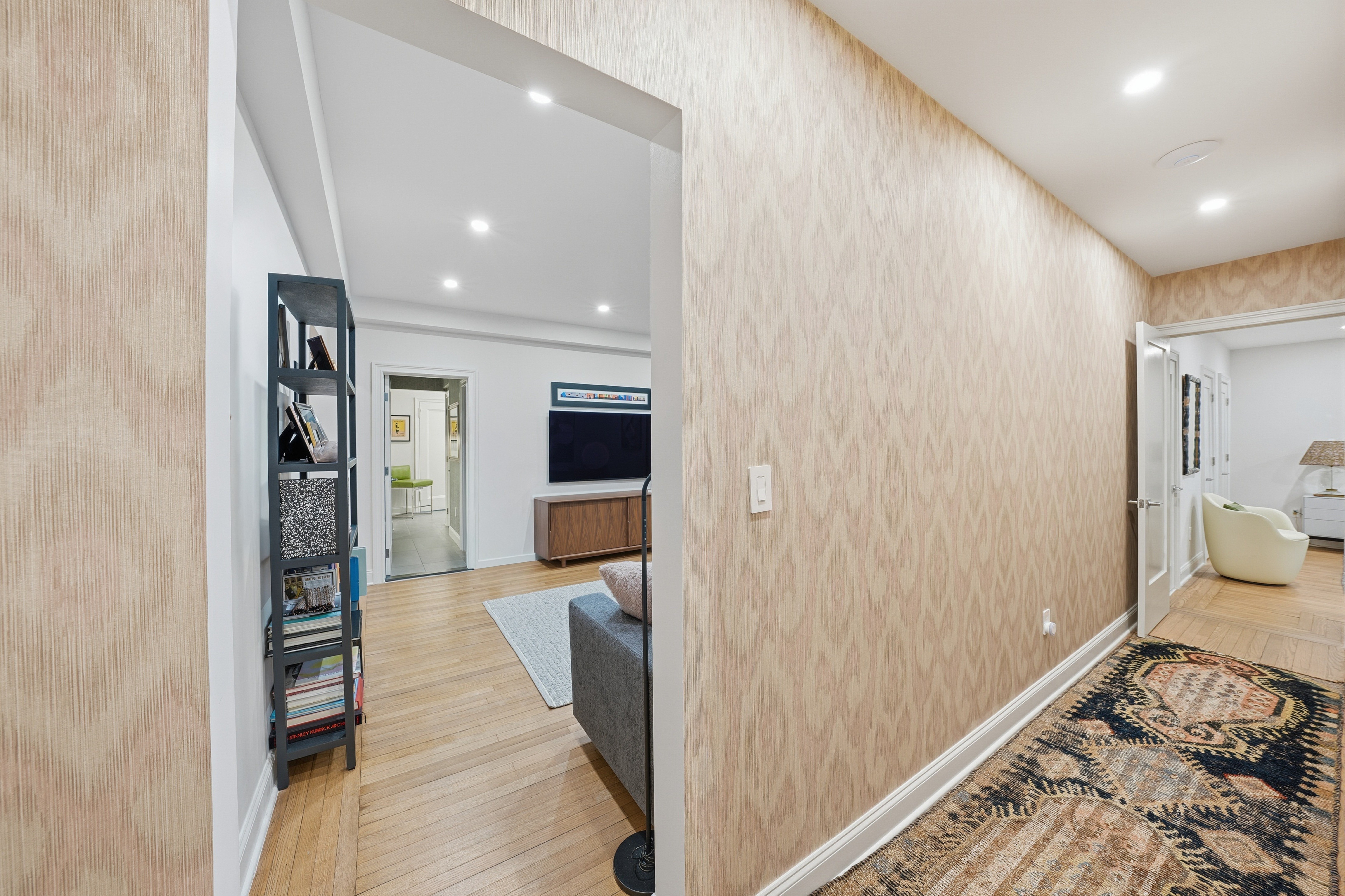 50 East 72nd Street, Unit 10B Manhattan, NY 10021 - Photo 12 of 32