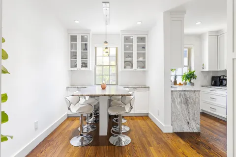 $1,050,000 | 1490 Beacon Street, Unit 4, Brookline, MA 02446