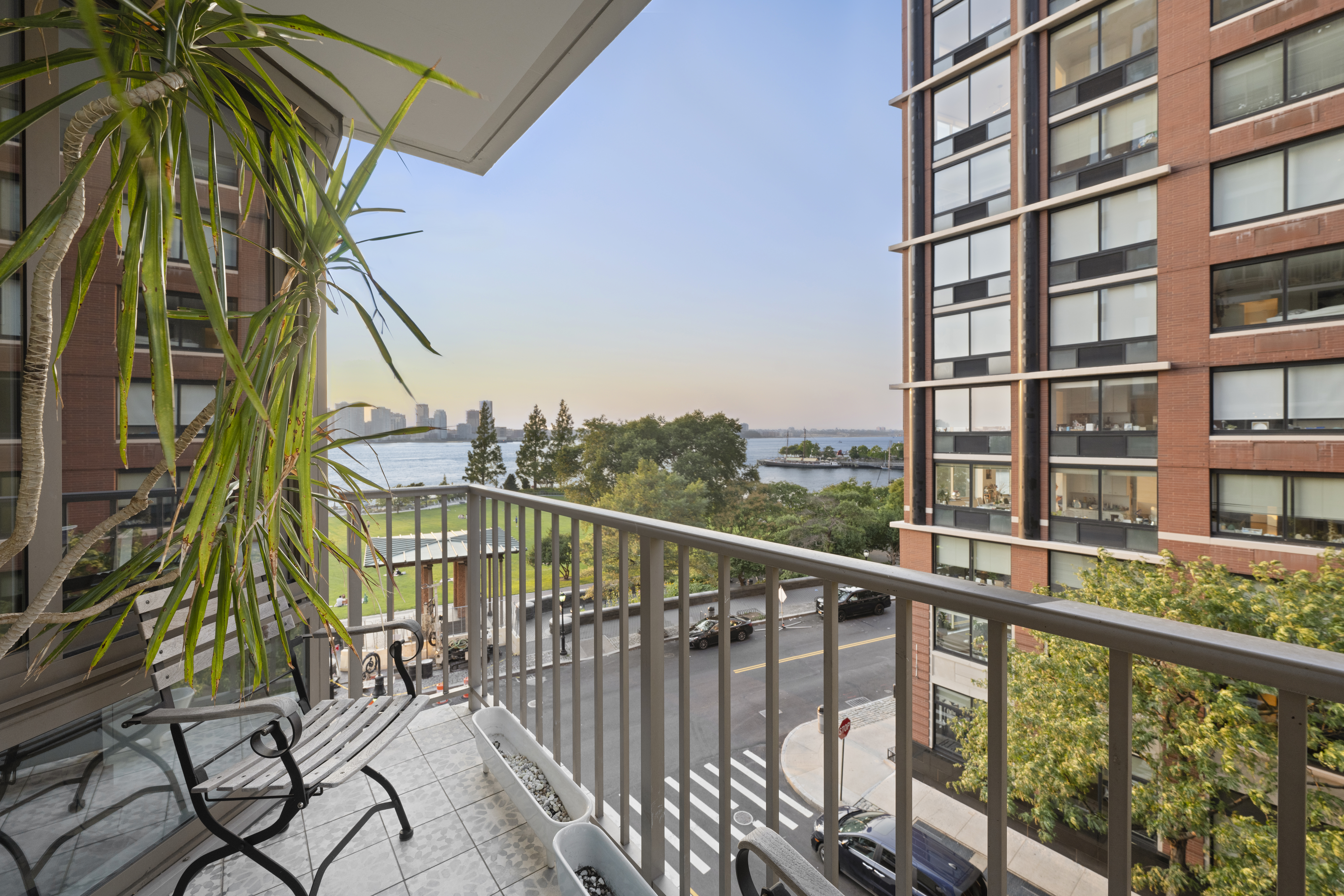 212 Warren Street, Unit 5L Manhattan, NY 10282 - Photo 12 of 20