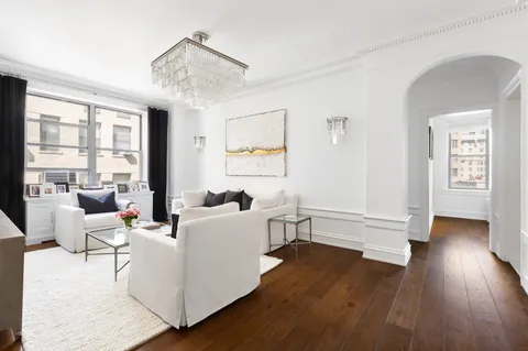 $1,695,000 | 255 West 84th Street, Unit 8DD | Upper West Side