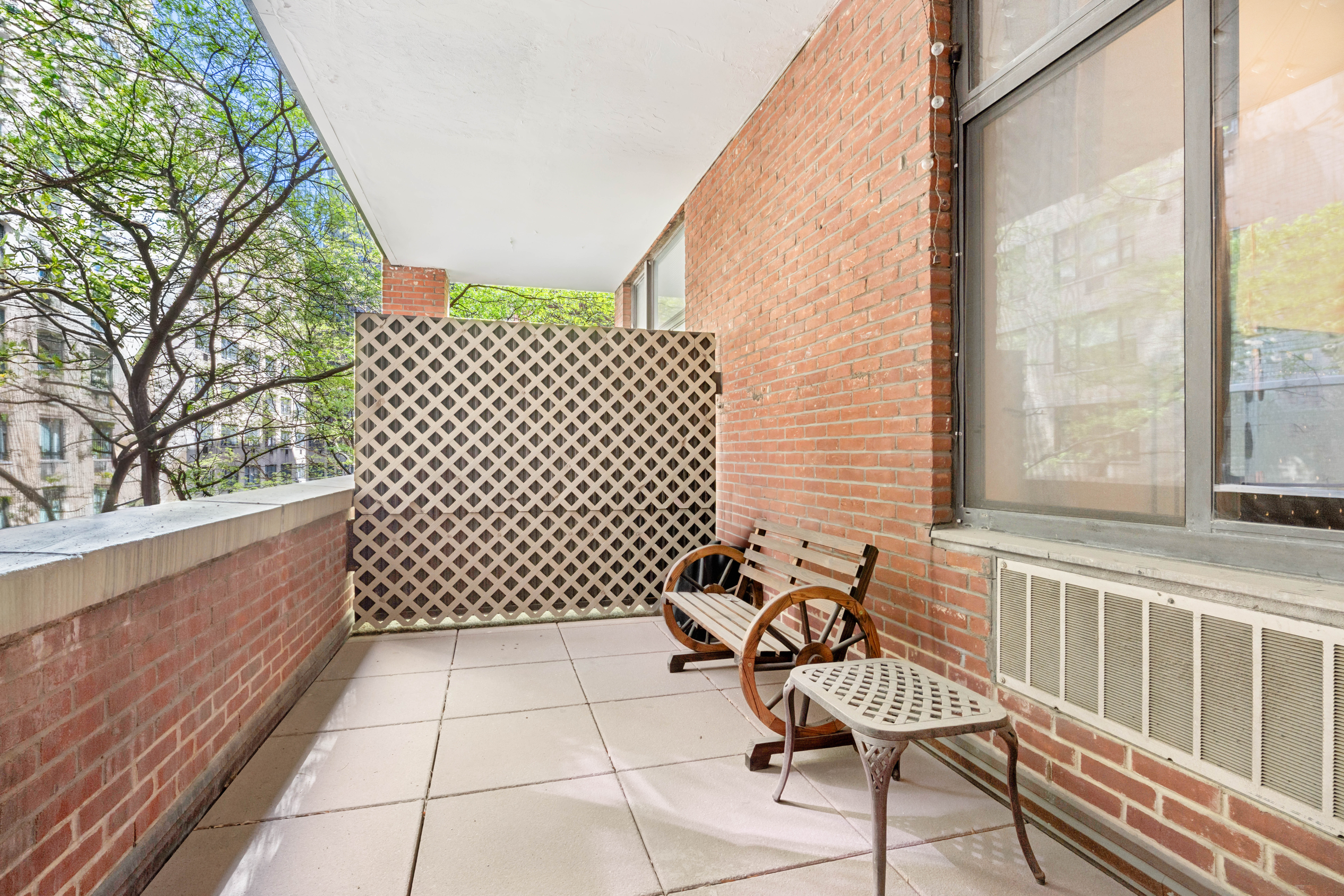 310 East 46th Street, Unit 4L Manhattan, NY 10017 - Photo 2 of 11 Gallery Image 2