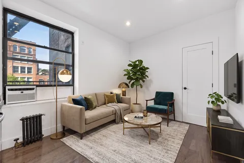 $5,500 | 152 Thompson Street, Unit 3C | SoHo