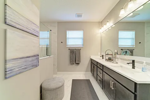 $729,000 | 1047 Waterline Court, Sarasota, FL 34240