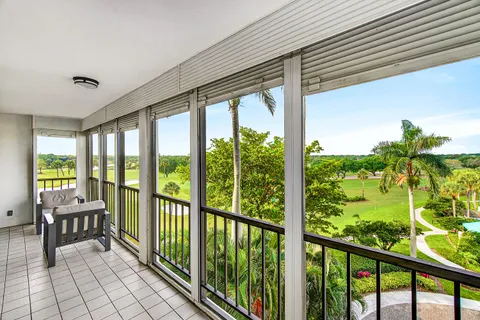 $499,000 | 6797 Willow Wood Drive, Unit 6054, Boca Raton, FL 33434