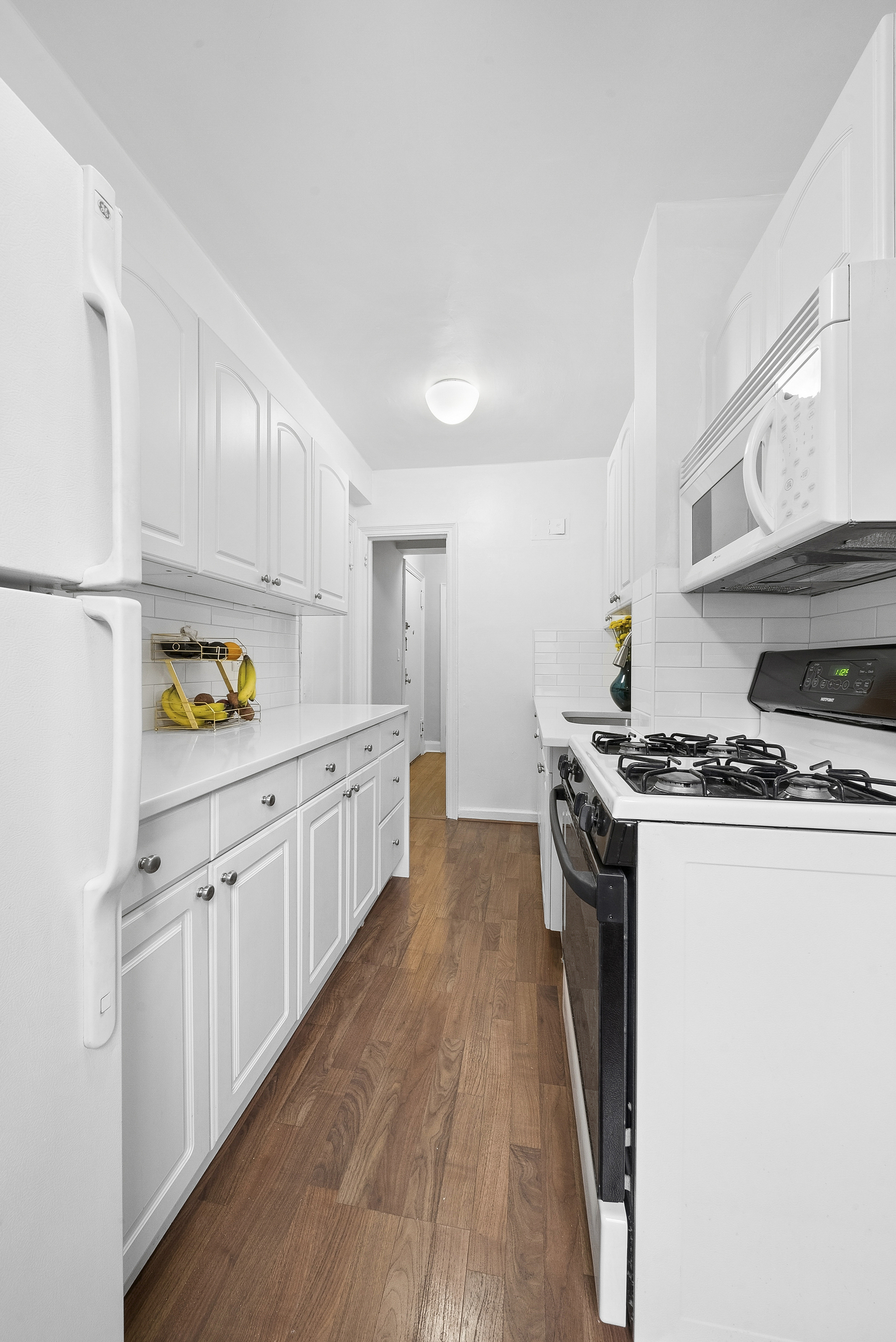 321 East 54th Street, Unit 9B Manhattan, NY 10022 - Photo 8 of 14