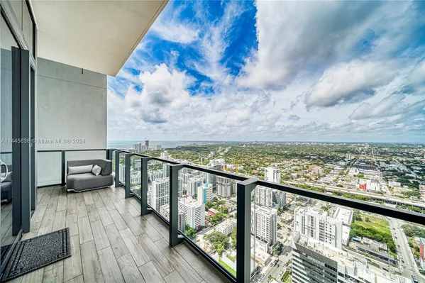 $5,799,900 | 88 Southwest 7th Street, Unit PH4303, Miami, FL 33130