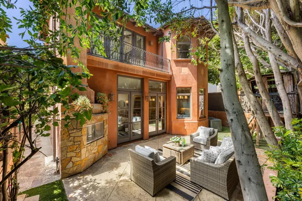 $4,600,000 | 2516 Walnut Avenue, Manhattan Beach, CA 90266