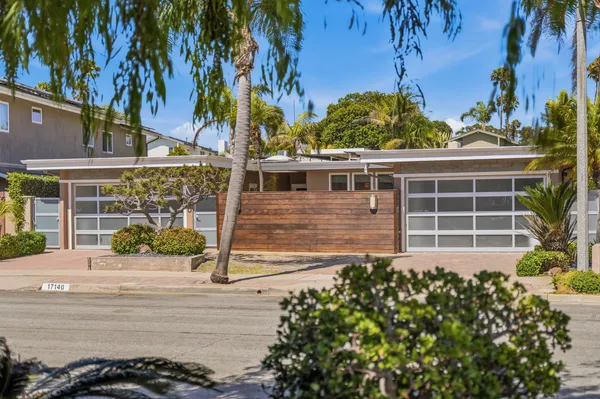 $2,299,000 | 17140 Edgewater Lane, Huntington Beach, CA 92649