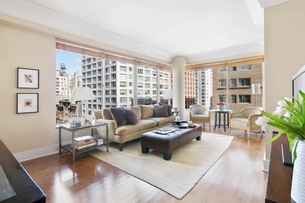 $1,275,000 | 200 East 69th Street, Unit 7B | Lenox Hill