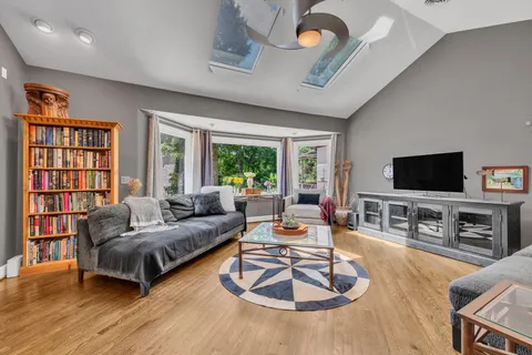 $1,500,000 | 2039 Castleman Drive, Nashville, TN 37215