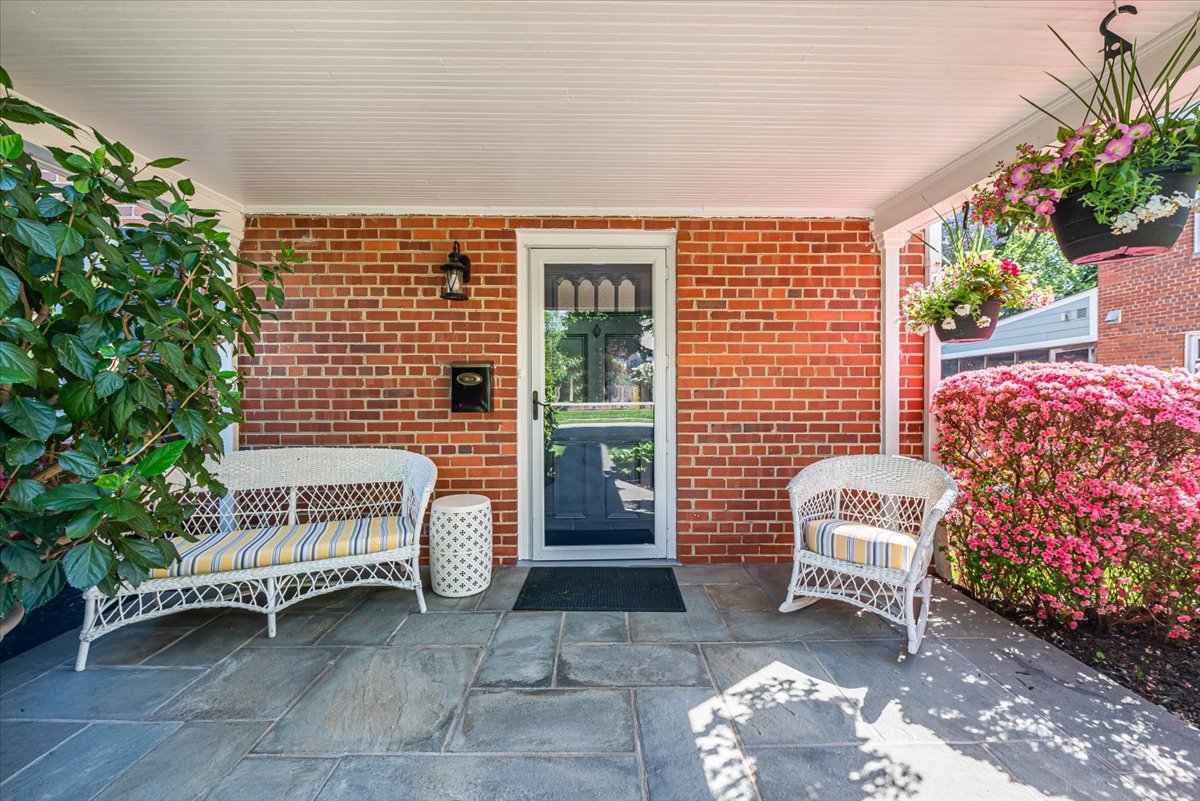 1507 Dublin Drive Silver Spring, MD 20902 - Photo 3 of 37