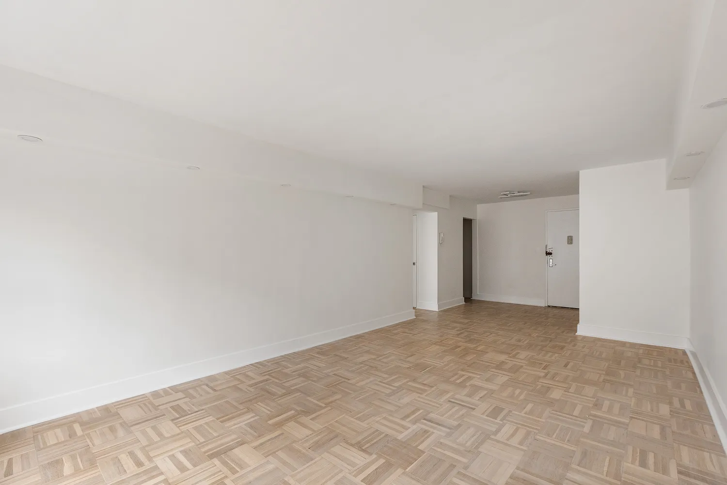 $749,000 | 335 East 51st Street, Unit 9D | Midtown East