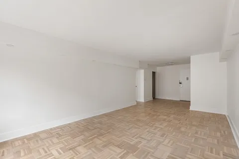 $749,000 | 335 East 51st Street, Unit 9D | Midtown East