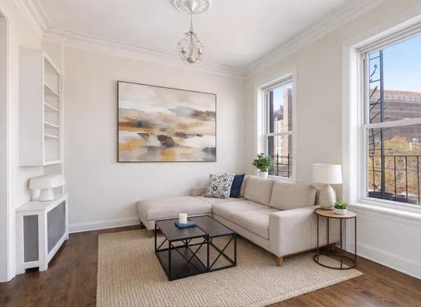 $1,080,000 | 327 West 11th Street, Unit 5R | West Village