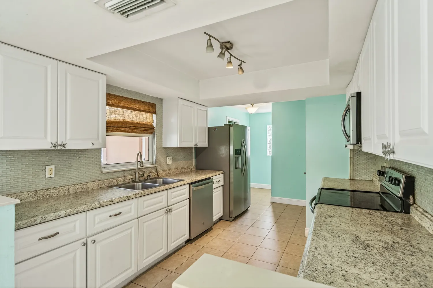 $330,000 | 2444 1st Place Southwest, Vero Beach, FL 32962