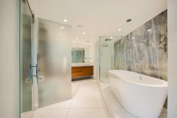 $1,600,000 | 2127 Brickell Avenue, Unit 1805, Miami, FL 33129