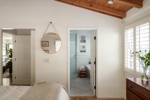 $1,549,000 | 8421 Kirkwood Drive, Los Angeles, CA 90046