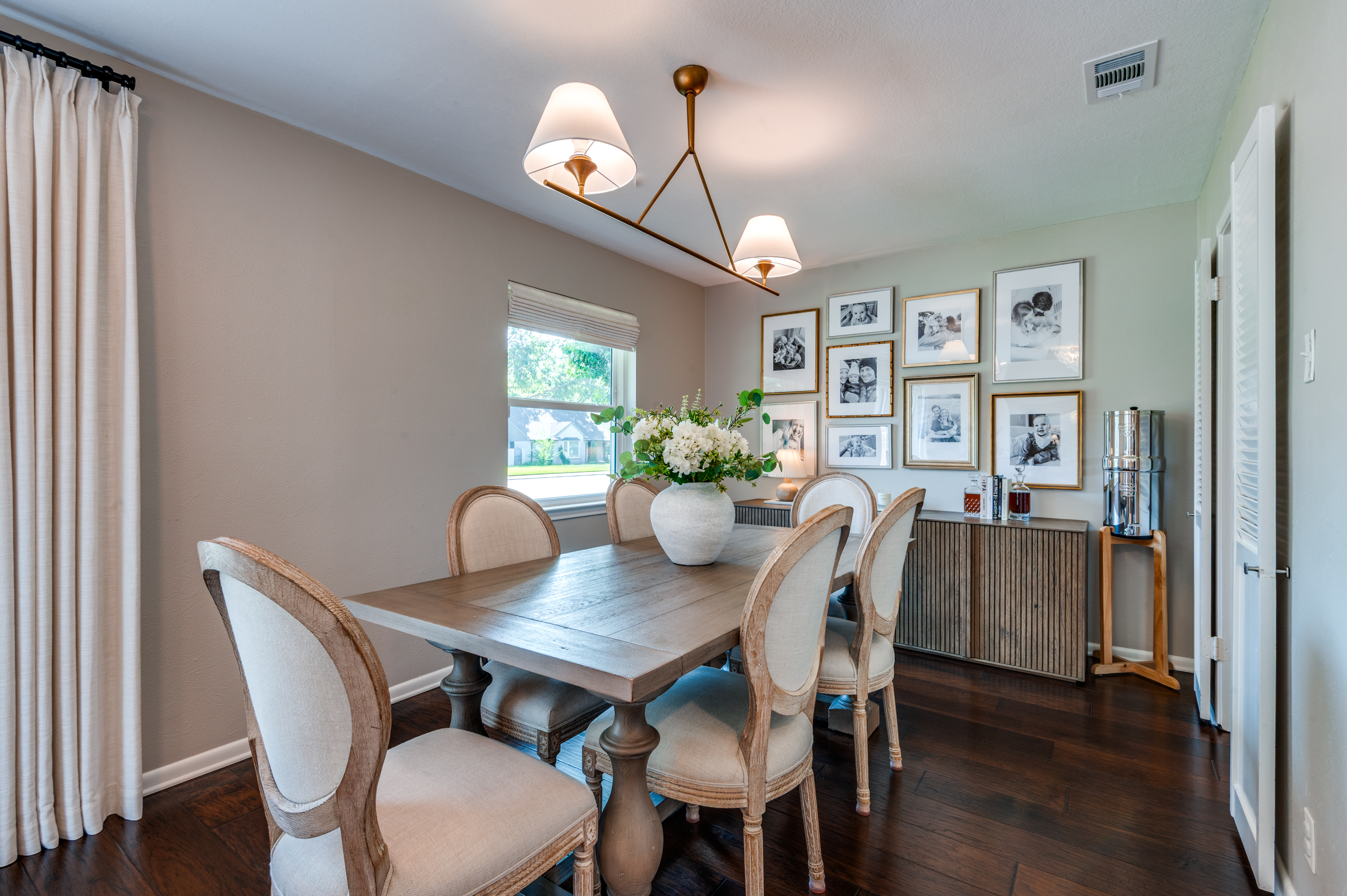 3363 Merrell Road Dallas, TX 75229 - Photo 4 of 29 a dining room with furniture and window