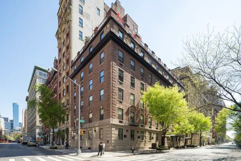 $895,000 | 23 East 10th Street, Unit 4G | Greenwich Village