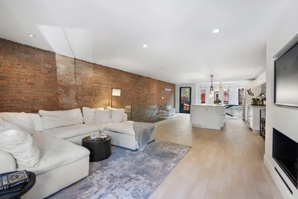 Contact Agent | 24 Dartmouth Place, Unit 24, Boston, MA 02116