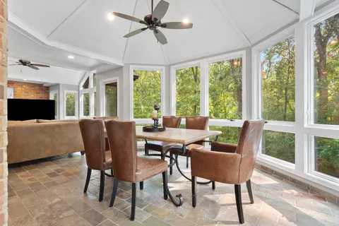 $1,995,000 | 13352 Weston Park Drive, St. Louis, MO 63131