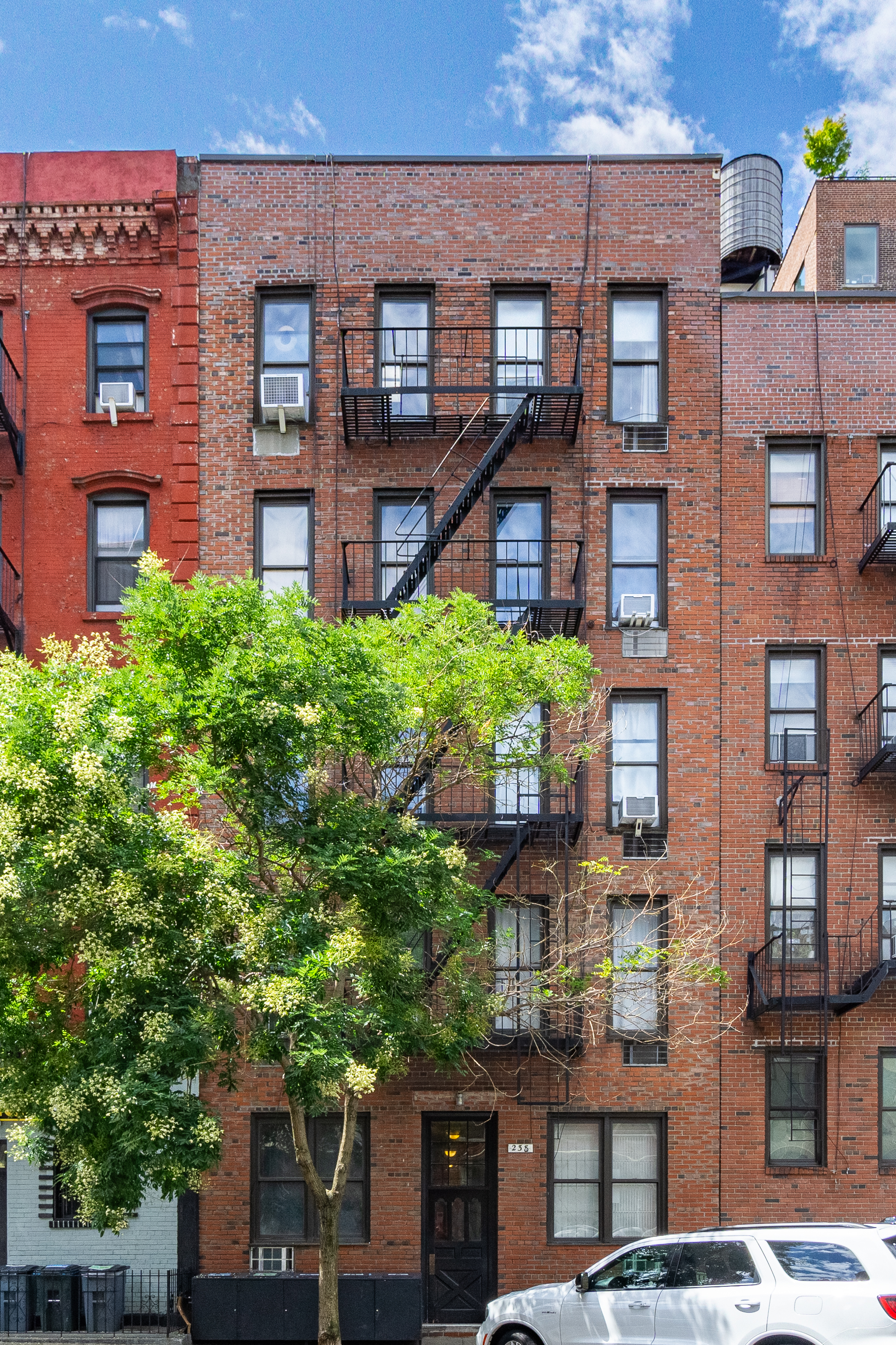 238 West 20th Street, Unit 5B Manhattan, NY 10011 - Photo 5 of 12 front view of a building