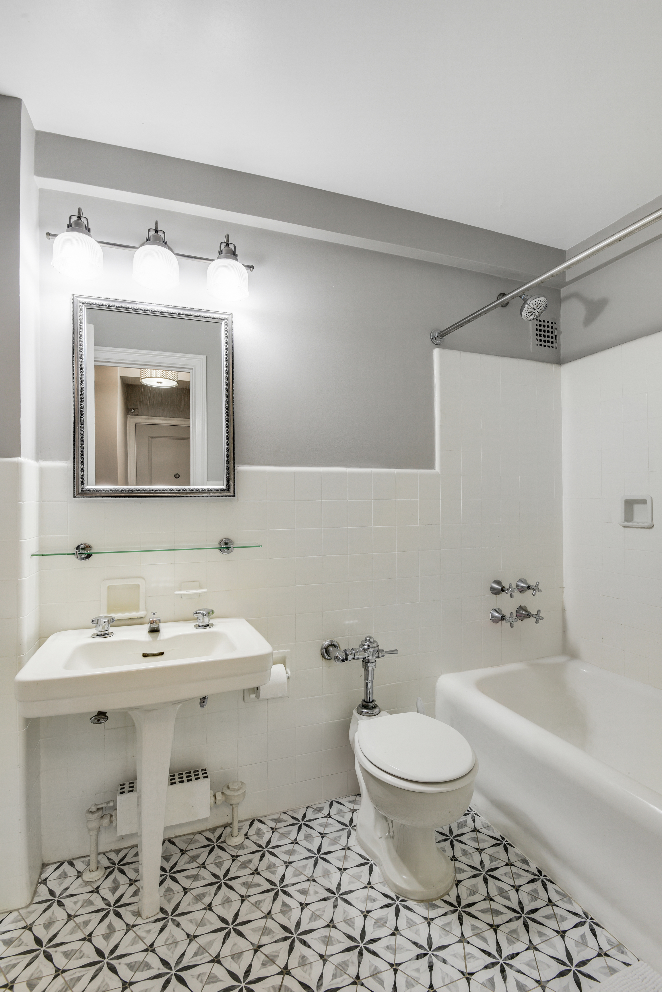 225 East 73rd Street, Unit 1A Manhattan, NY 10021 - Photo 8 of 13
