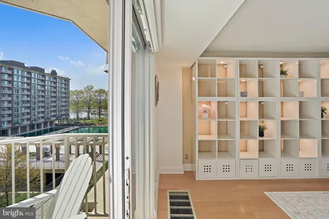 $389,900 | 510 N Street Southwest, Unit N422, Washington, DC 20024