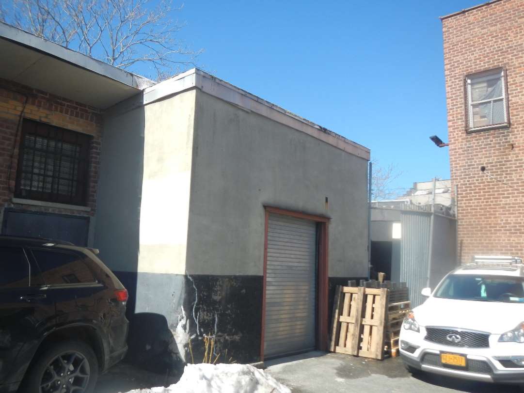 31 Gravesend Neck Road Brooklyn, NY 11223 - Photo 4 of 8