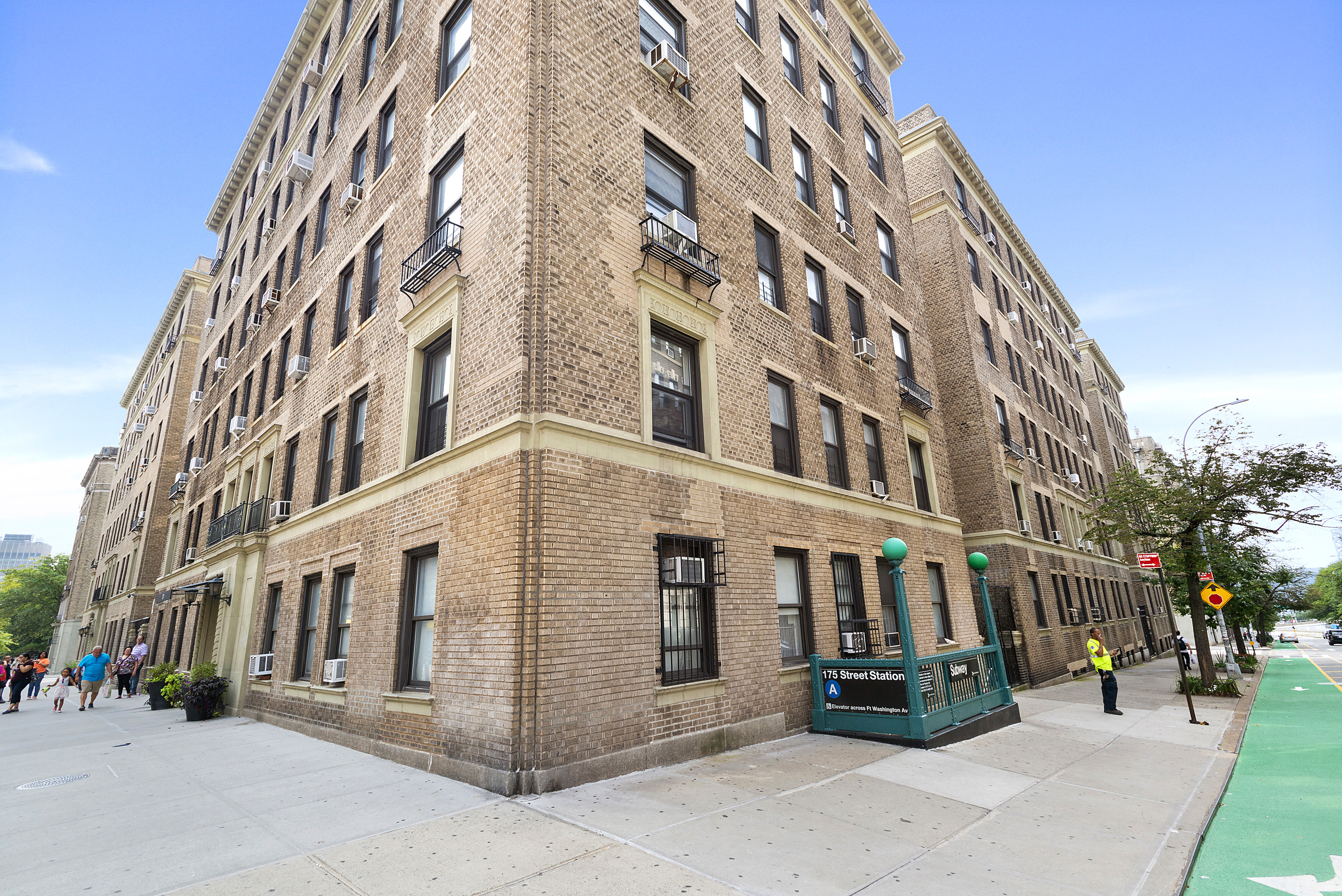 371 Fort Washington Avenue, Unit 4B Manhattan, NY 10033 - Photo 10 of 14 a view of a building with a street