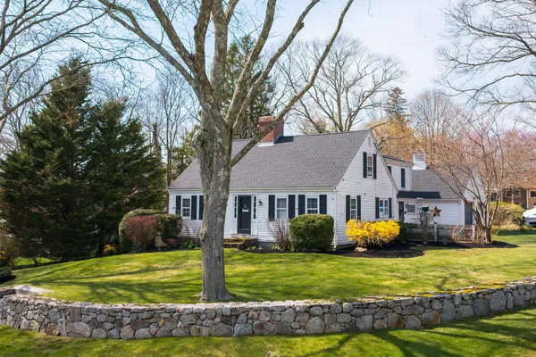 Contact Agent | 163 Pond Street, Cohasset, MA 02025
