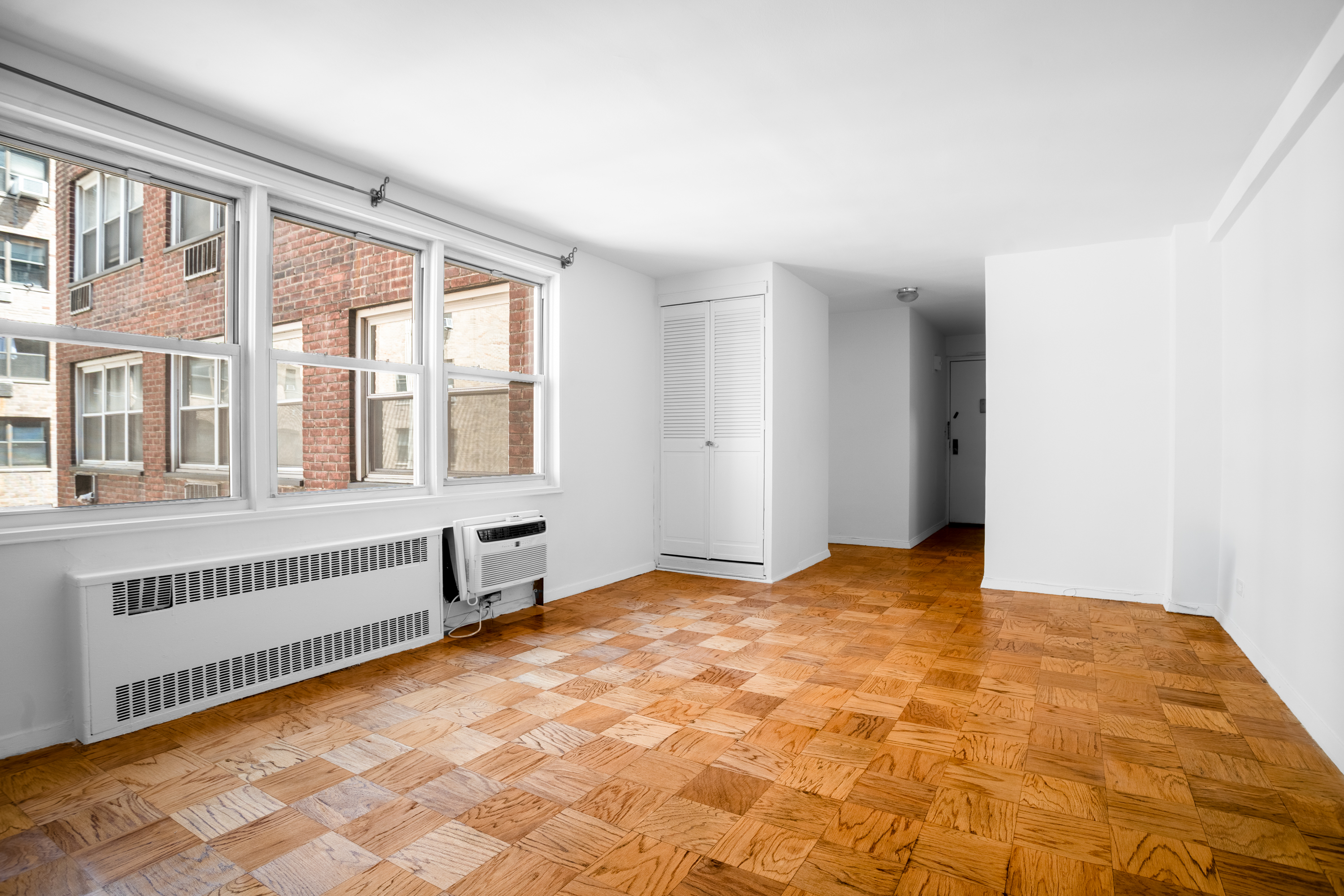 141 East 55th Street, Unit 9G Manhattan, NY 10022 - Photo 2 of 9